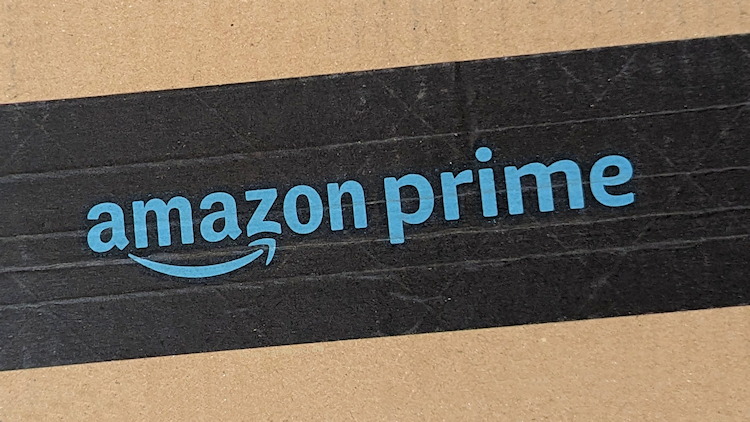 Amazon Prime Logo auf einem Paket (Foto: tarif4you.de) Amazon Prime Logo auf einem Paket
