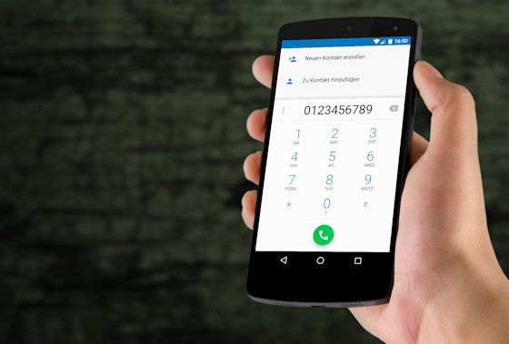 Umfrage: Ein Drittel kennt die eigene Handynummer nicht (Collage: tarif4you.de) Android Telefon App