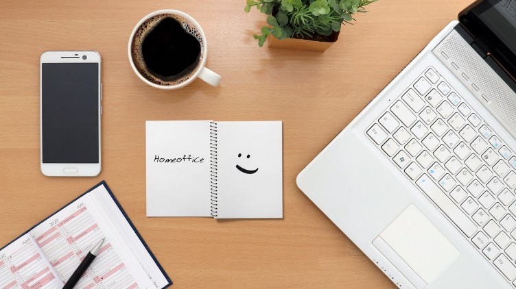 Sparen im Homeoffice mit Telefonie und Co.