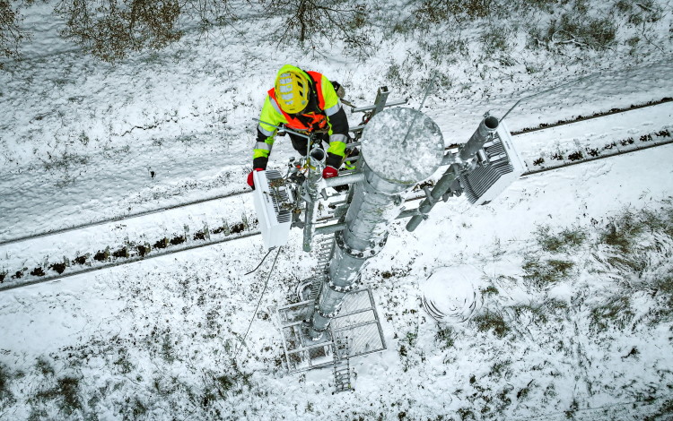 Neue Mastkonzepte für Gigabit-Testrecke entlang der Schienenwege