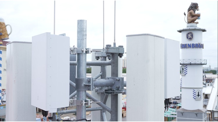 O2 Telefónica errichtet zusätzliche Mobilfunkstandorte für die Wiesn 2024 (Bild: O2 Telefónica) O2 Telefónica errichtet 20 zusätzliche Mobilfunkstandorte für das Oktoberfest