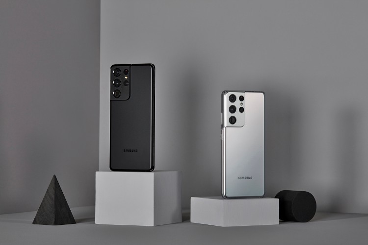Samsung Galaxy S21 Ultra 5G in Black und Silver