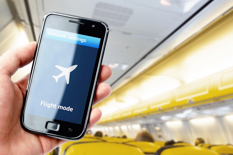 Umfrage: So viele ignorieren heimlich den Flugmodus