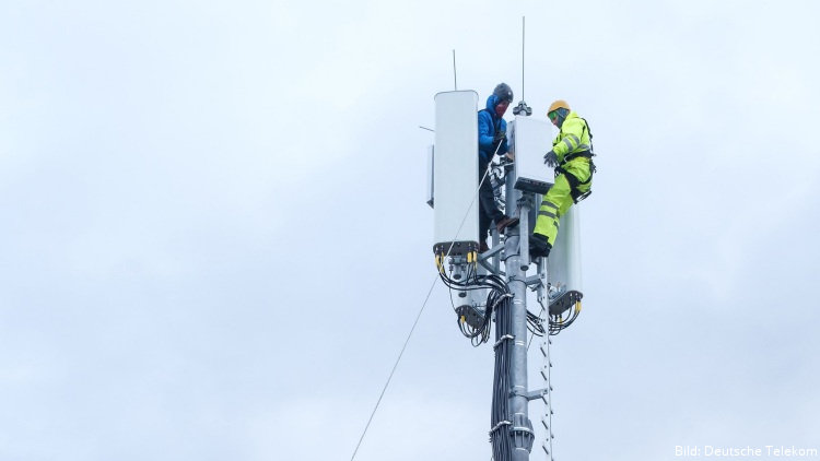 Antennenaufbau 5G (Bild: Deutsche Telekom) Antennenaufbau 5G