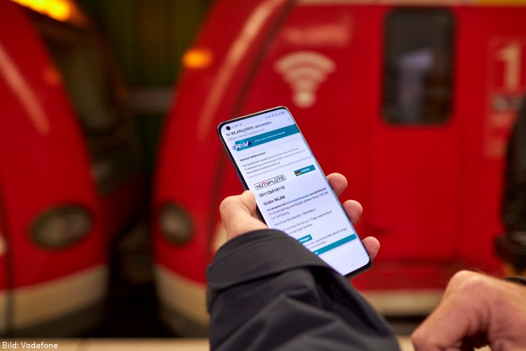 WLAN im Zug: Vodafone baut Mobilfunk in der Frankfurter S-Bahn aus (Bild: Vodafone) WLAN im Zug: Vodafone baut Mobilfunk in der Frankfurter S-Bahn aus