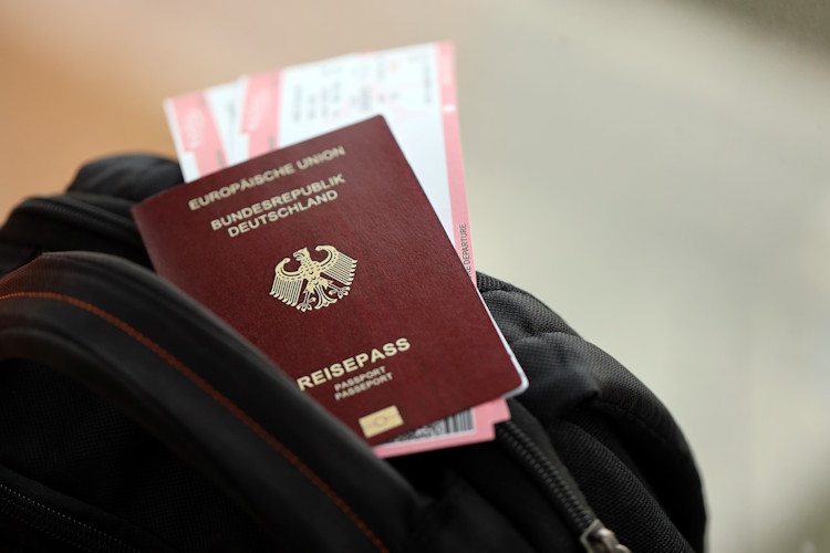 Der Reisepass sollte virtuell und physisch mitgeführt werden Der Reisepass sollte virtuell und physisch mitgeführt werden